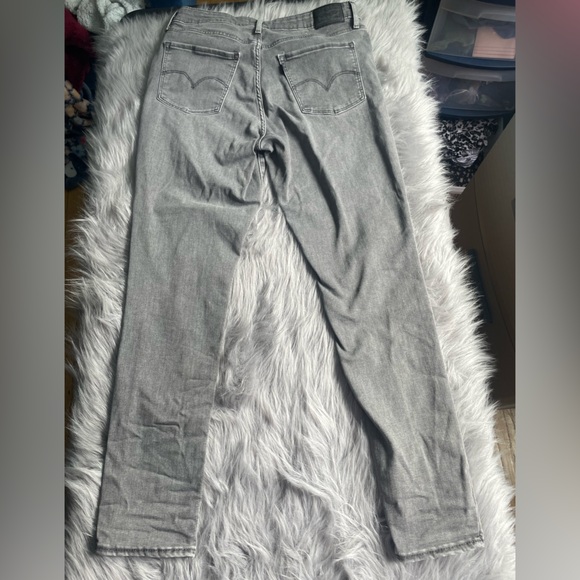 Levi Strauss Jeans - Picture 2 of 2